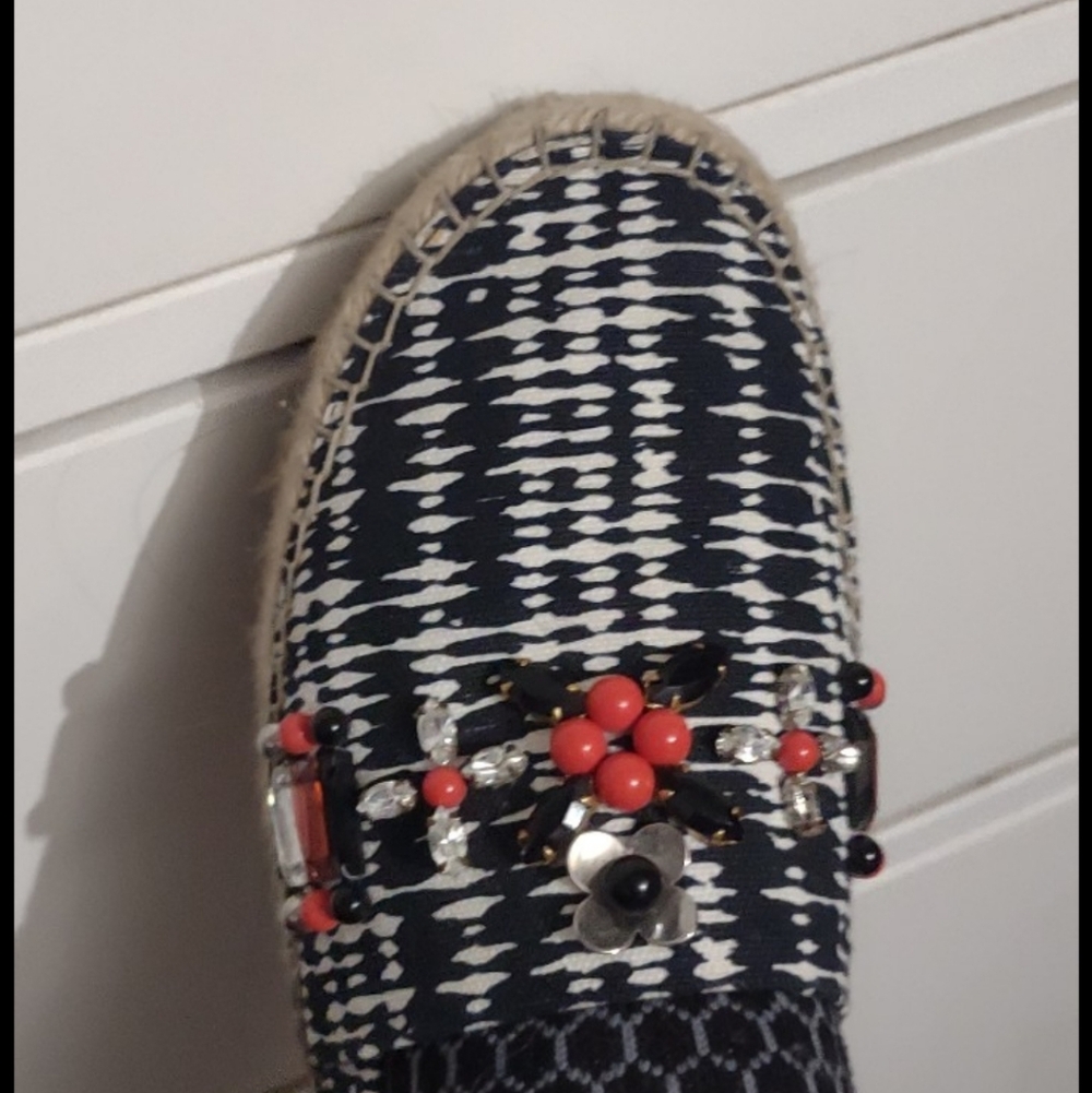 Louis Vuitton, Pre-loved Great Condition No Broken Parts.Sz81/2..